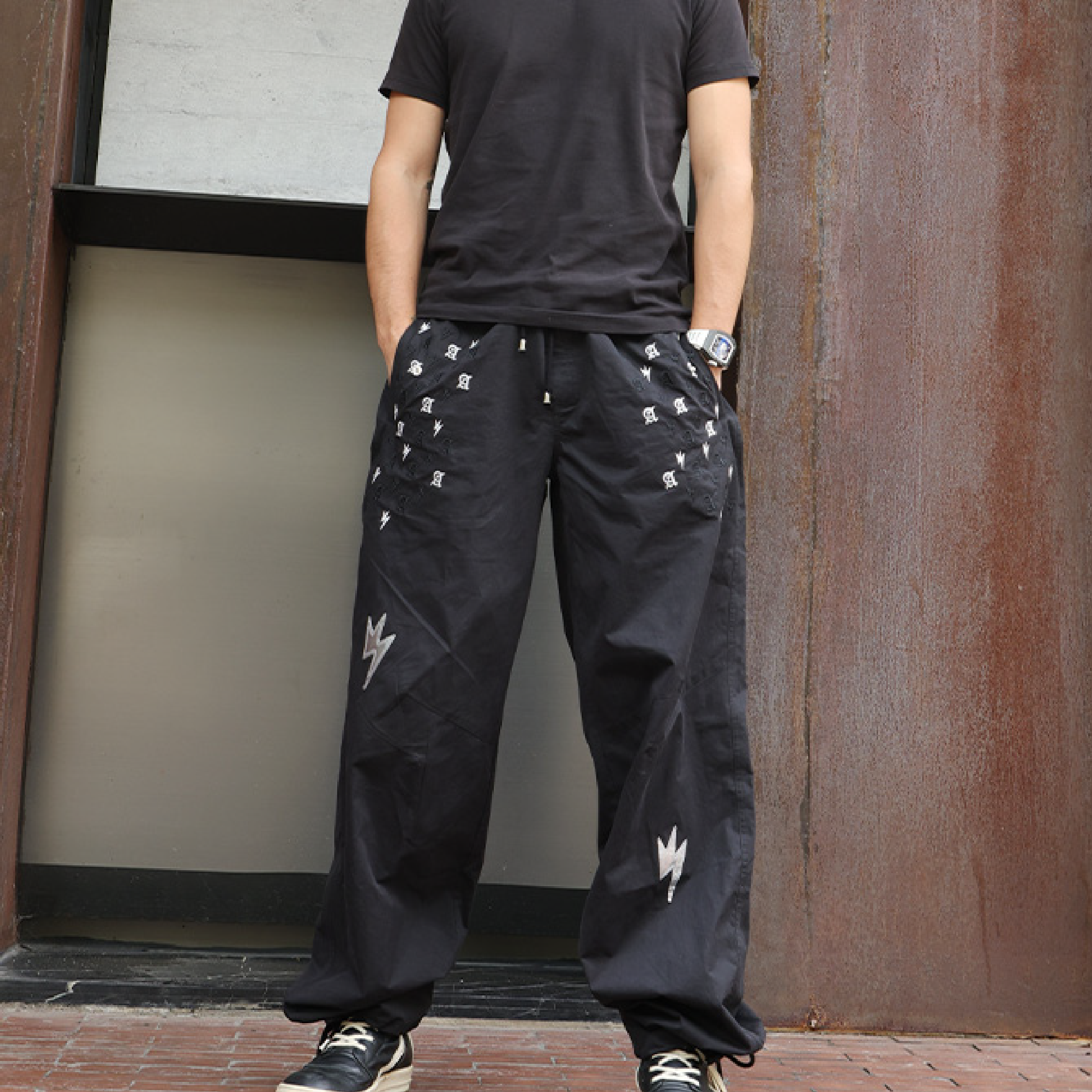 Unisex Lightning Bolt Embroidery Cargo Black