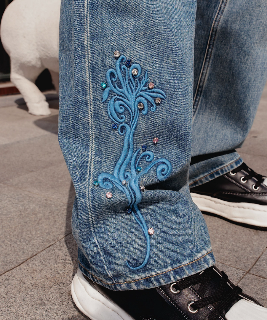 Unisex Floral Patterns Jeans Medium Wash